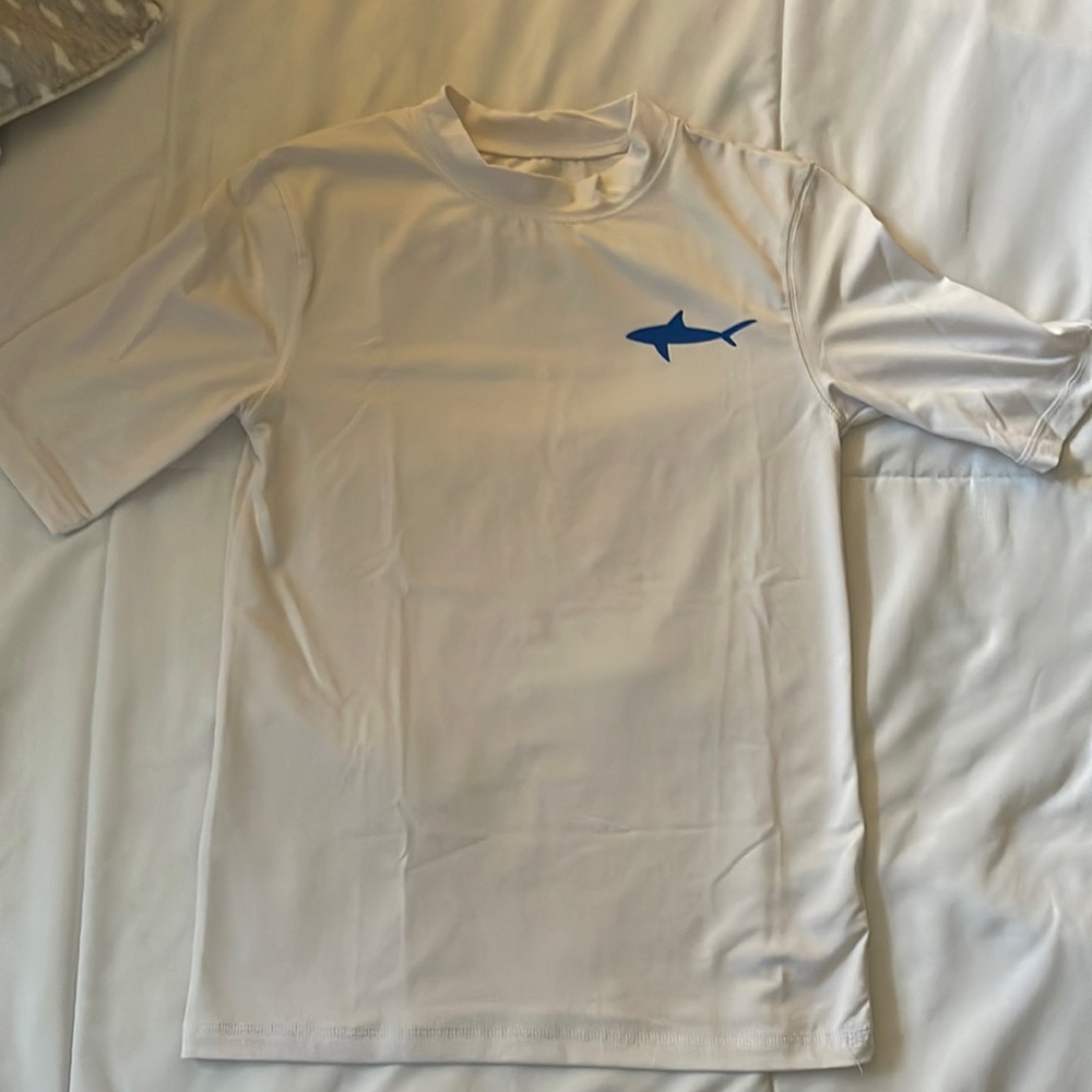 Boy’s Cat & Jack size M (8-10) Rash Guard